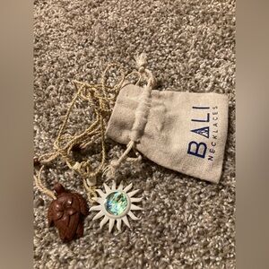 Set of 2 Bali Pendant Necklace
Cream Sunburst
Wooden Turtle